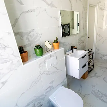 Elegant T2 Renove 4 Pers, Centre Nice, Climatise Apartment *